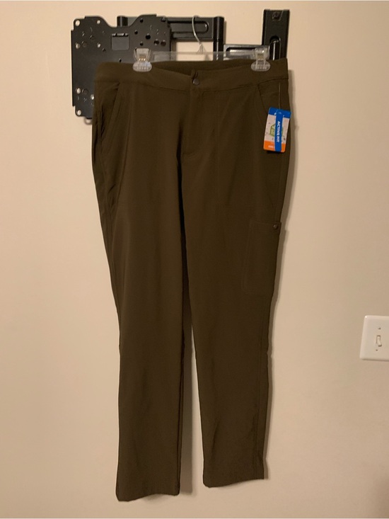 Columbia Pants - New active Columbia Women's Olive Straight-Leg Performance Pants. Size 12